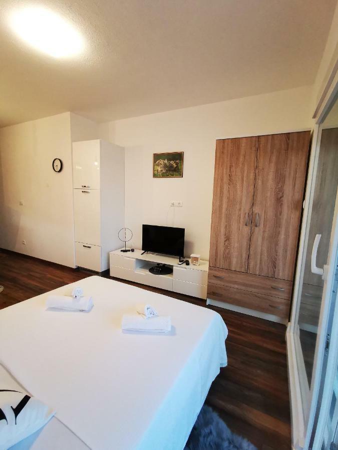 Charming Studio - Apartment Makarska Exterior photo